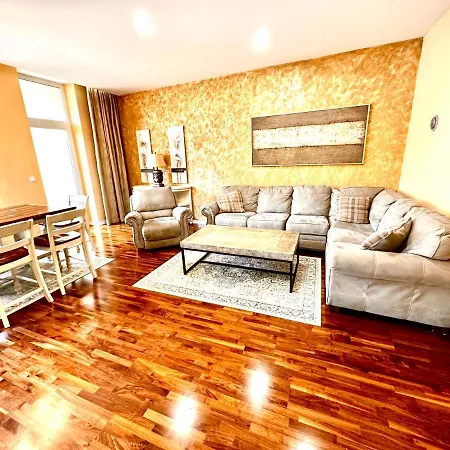 Swiss Luxury 132m2 公寓 塞拉耶佛